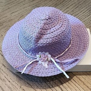 Girls spring purple floral straw hat fits 2-3T new condition 💜